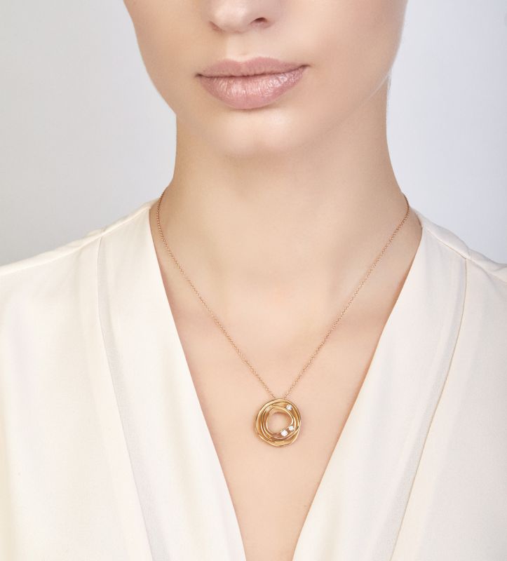Annamaria Cammilli-Dune-Diamond Circle Pendant-GPE0776J-at Schiffman’s Jewelers