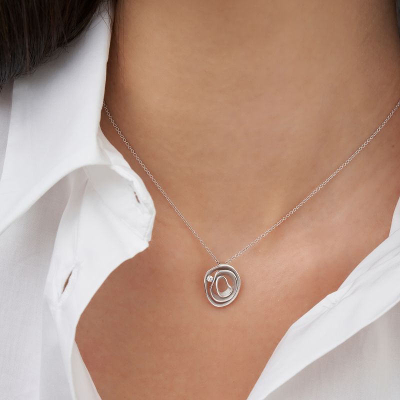 Annamaria Cammilli-Dune-Diamond Circle Pendant-GPE2442W-at Schiffman’s Jewelers