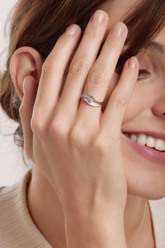 Annamaria Cammilli-Dune Assolo-Diamond Ring-GAN3236W-at Schiffman’s Jewelers