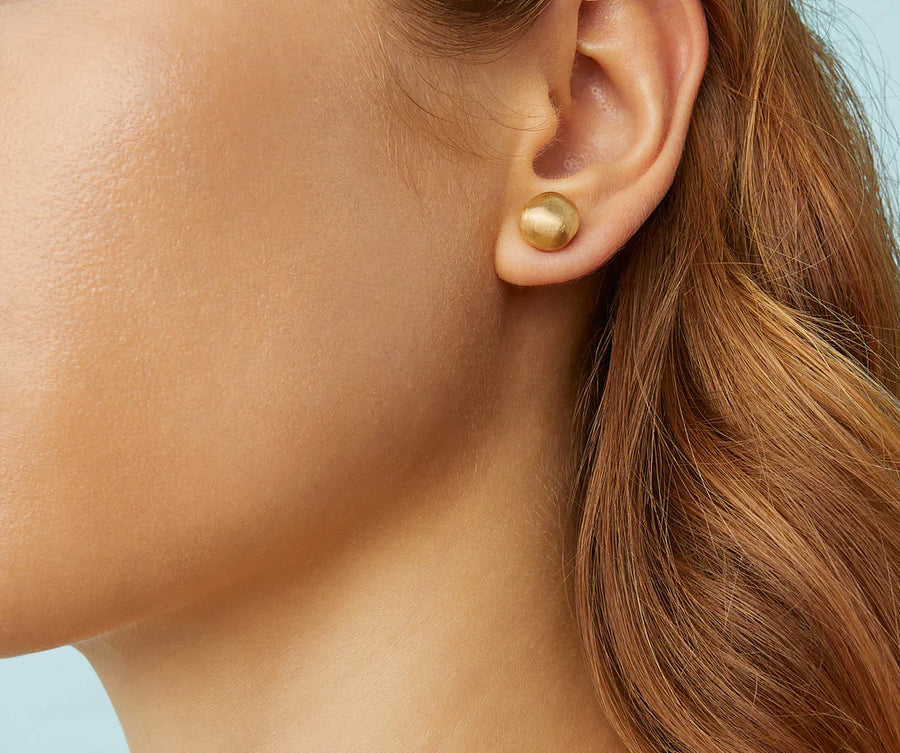 Africa Button Stud Earrings in 18K Yellow Gold
