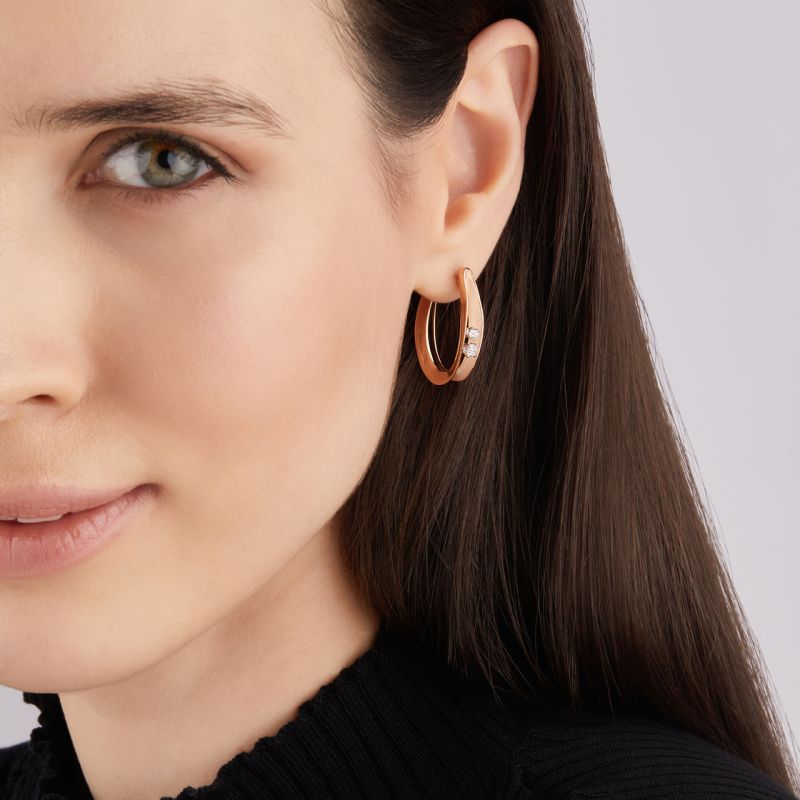 Dune Diamond Oval Hoop Earrings in 18K Orange Apricot Gold