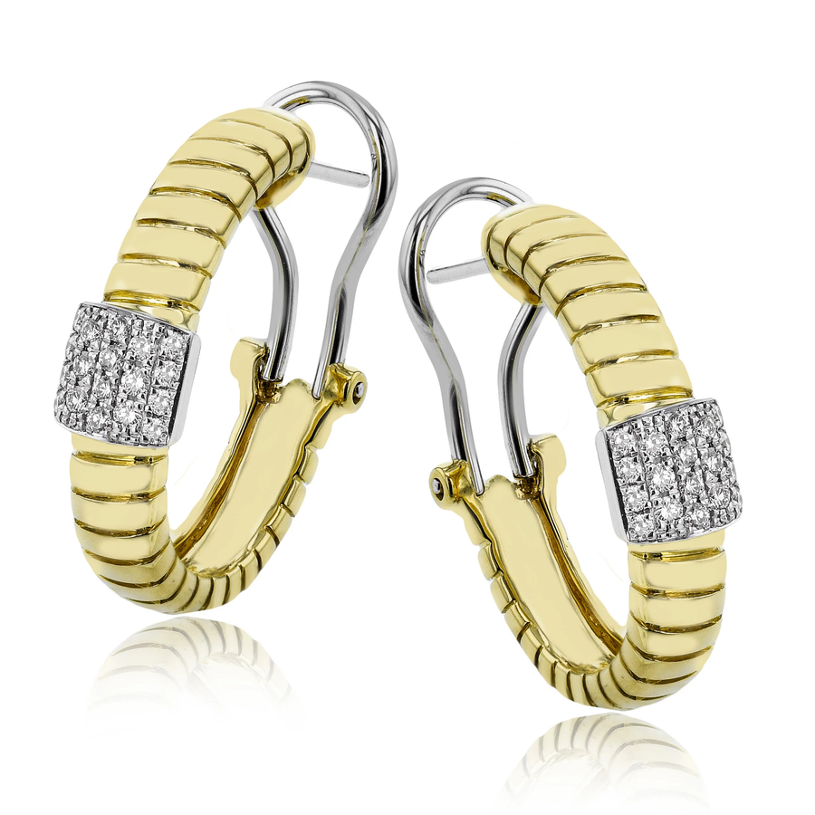 0.24ct Diamond Oval Hoop Earrings in 18K Yellow Gold