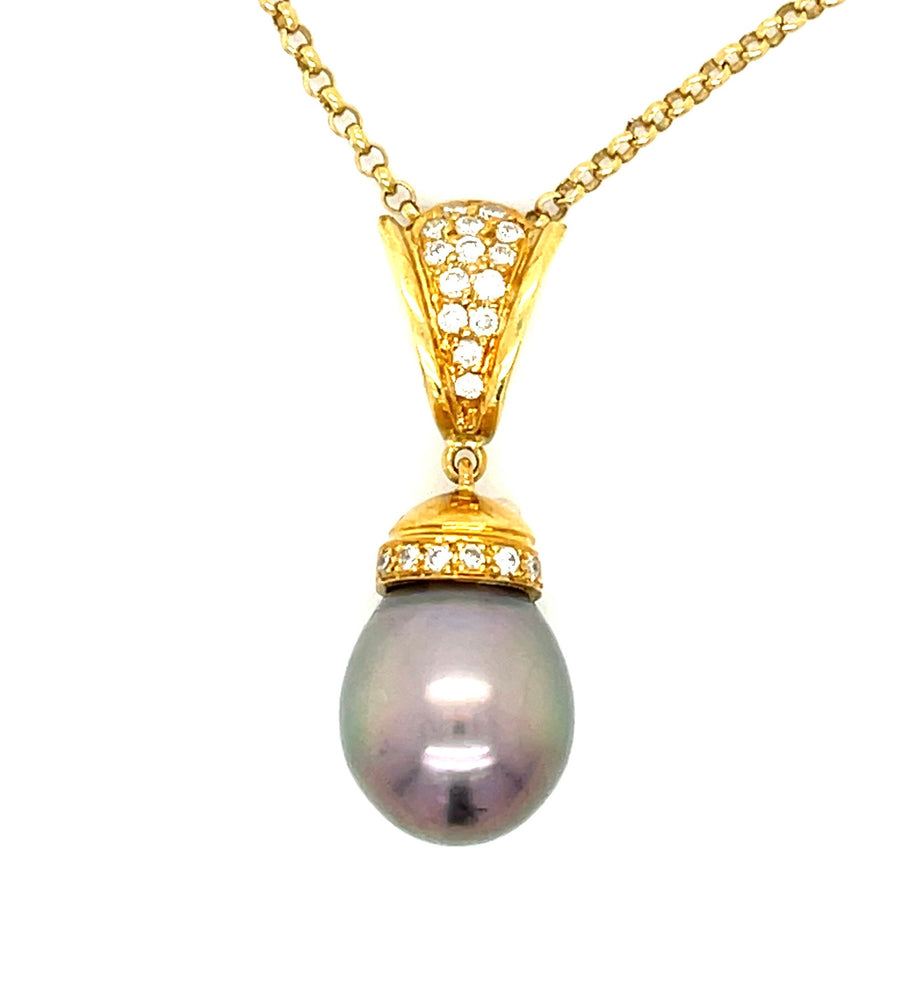 Black South Sea Pearl and 0.25ct Diamond Pendant in 18K Yellow Gold, 16" chain