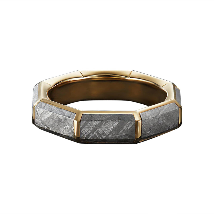 Faceted Band Ring in 18K Yellow Gold with Forged Carbon